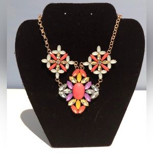 Beautiful Necklace Multicolor NWOT